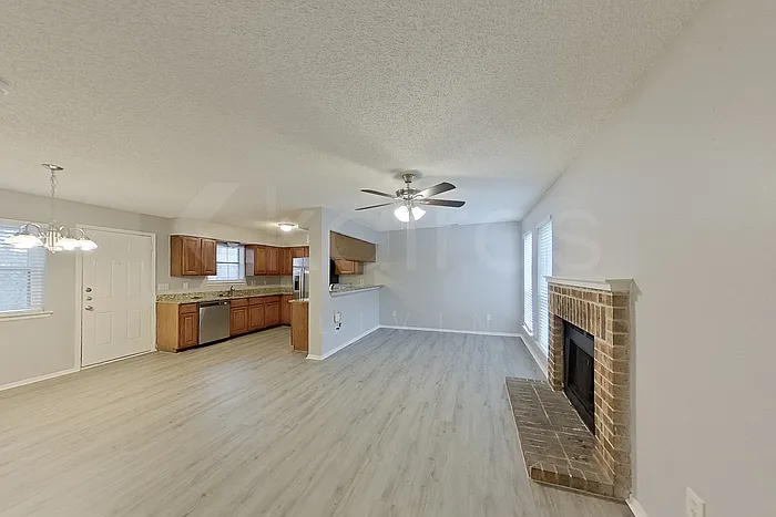2 bed, 2.0 bath, 1296 sqft, $1,875 — Photo 2