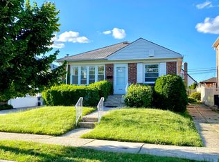 154-43 24th Rd, Whitestone, NY 11357