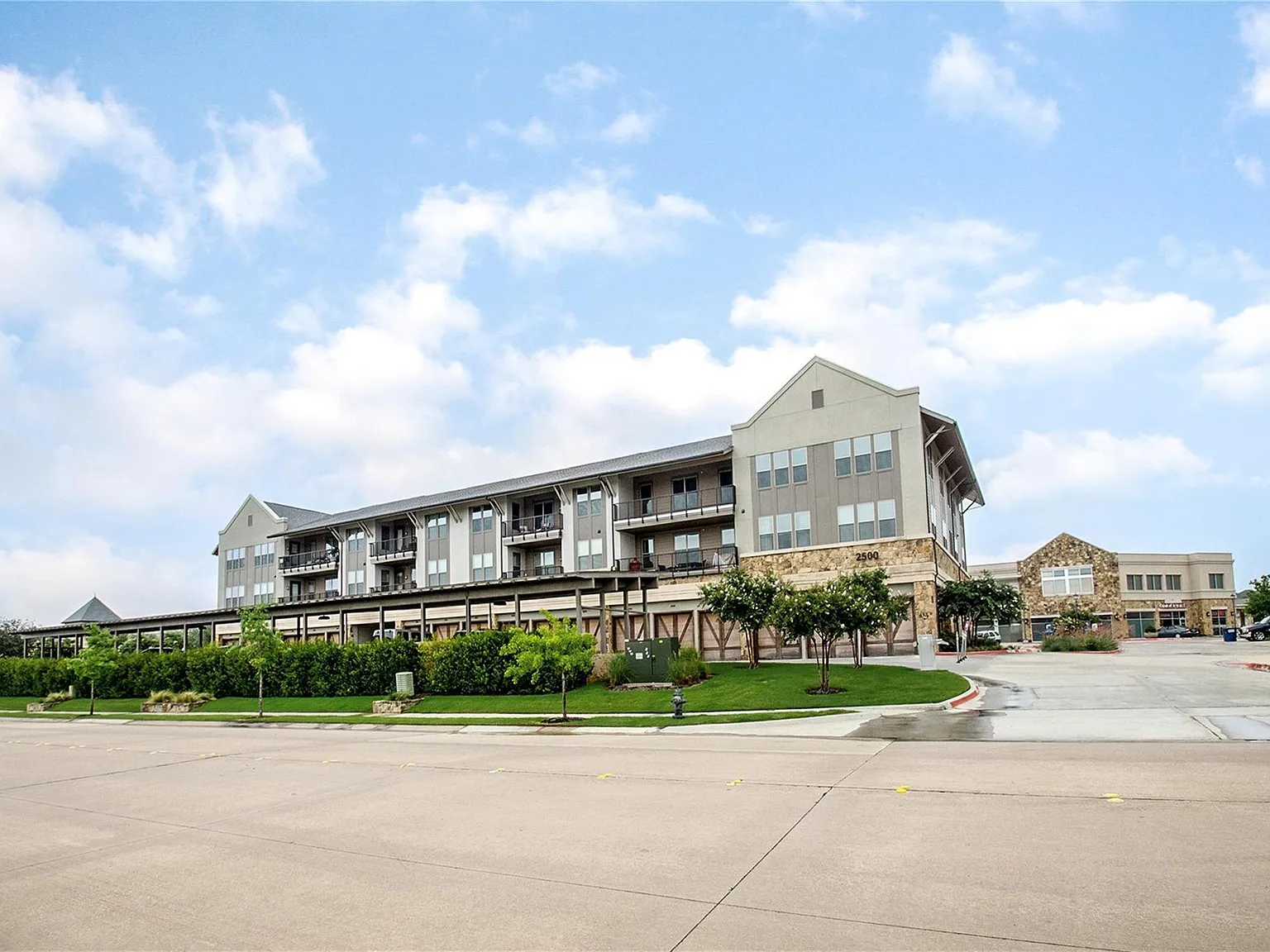 3 bed, 1614 sqft, $3,700 — Photo 4