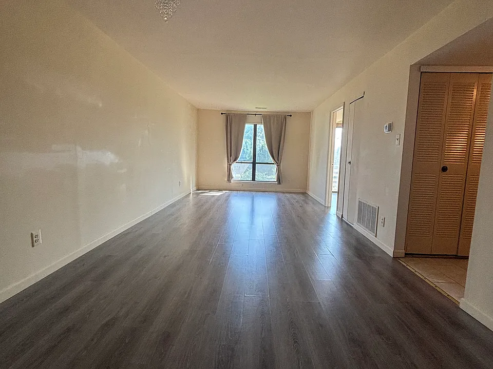 1825 Bridgetown Pike #706