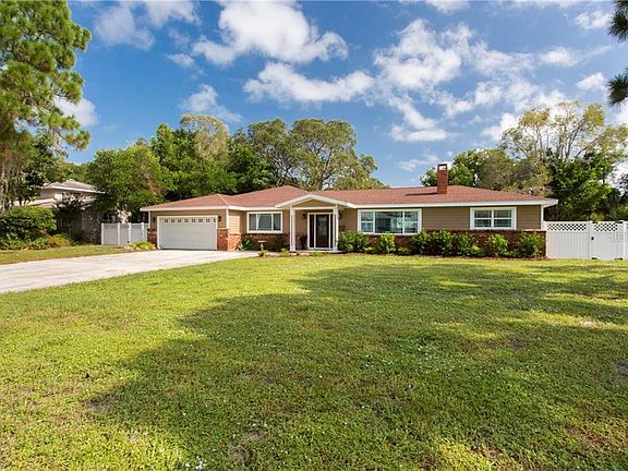 3rd image of 1125 Alcazar Way S