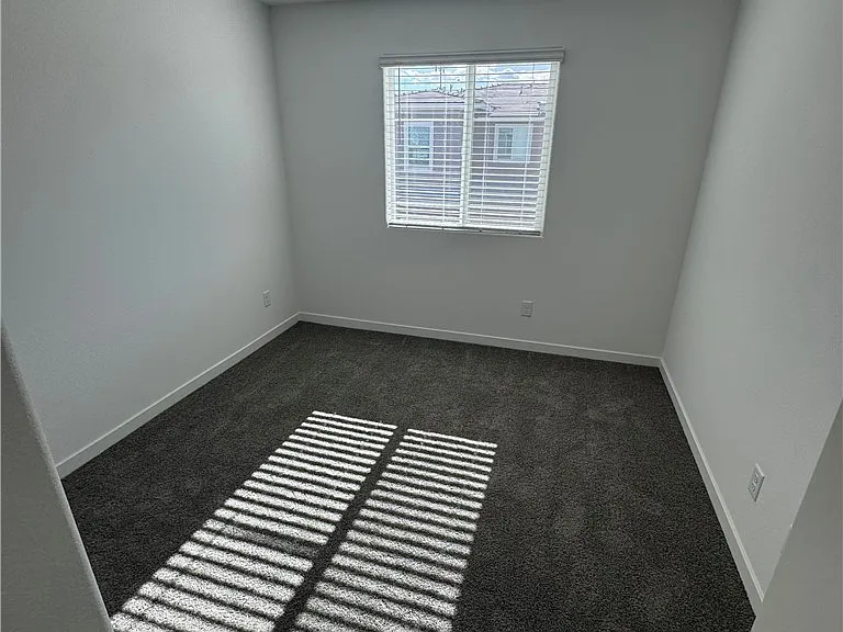 902 Violet Heron St — Photo 17
