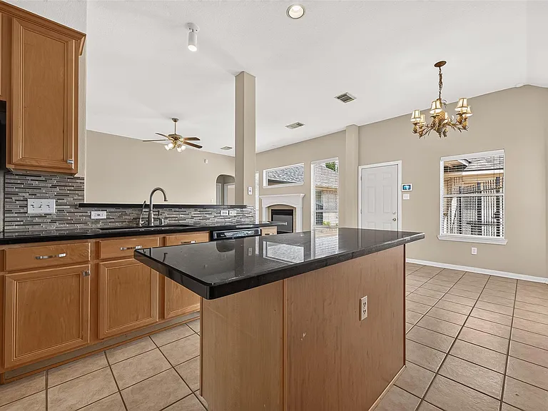 2726 Martinec Dr — Photo 13