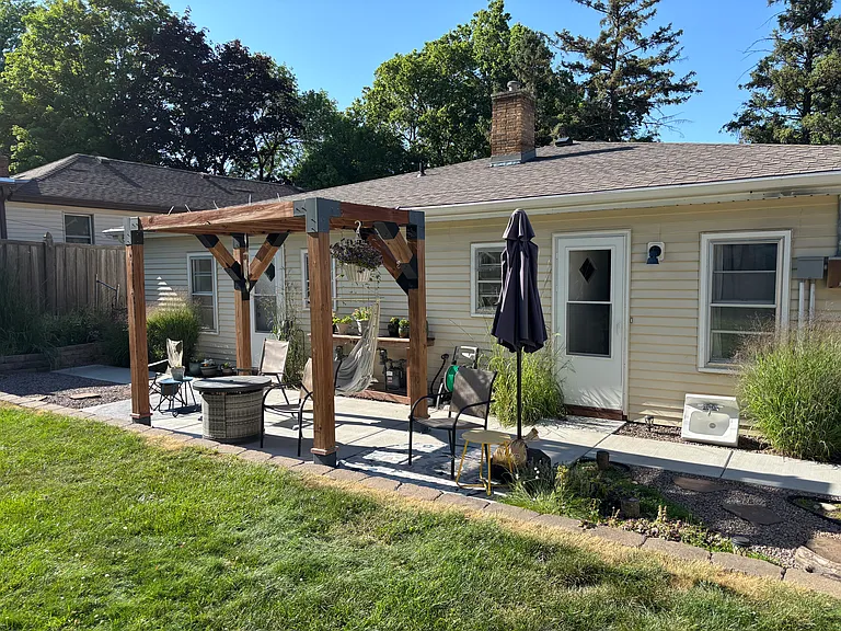 190 Arion St E — Photo 19