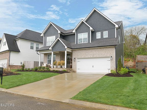 3rd image of 4937 Creek Bank Dr