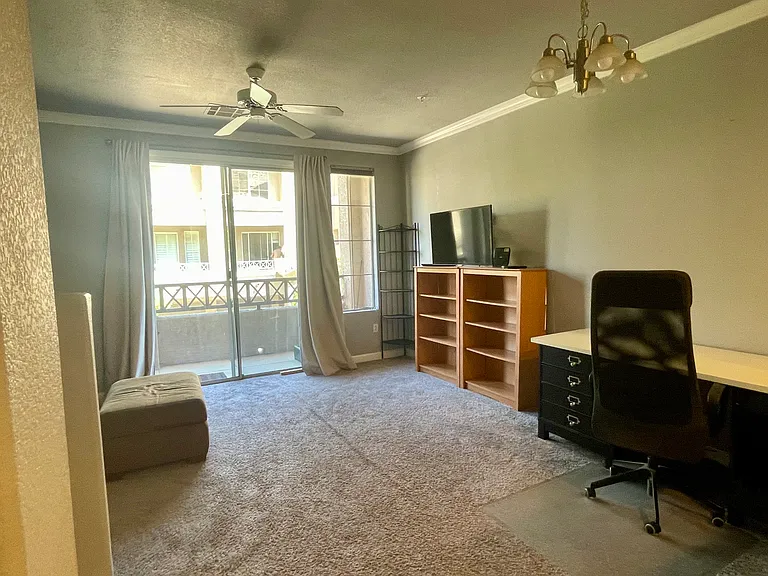 Main floor living area (2nd floor)