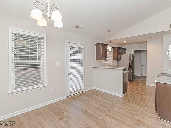 4th image of 107 Caroline Ln