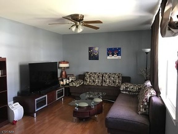 3rd image of 216 Angle Ave