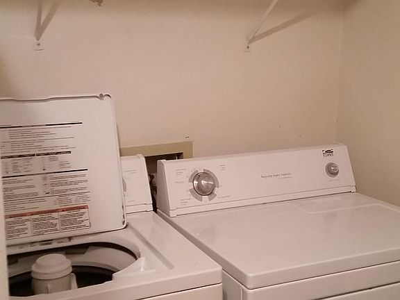 Washer/dryer included