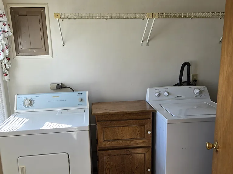 848 Hunt Ave — Photo 8