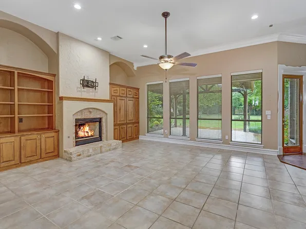 7301 Stallion St, Denton, TX 76208