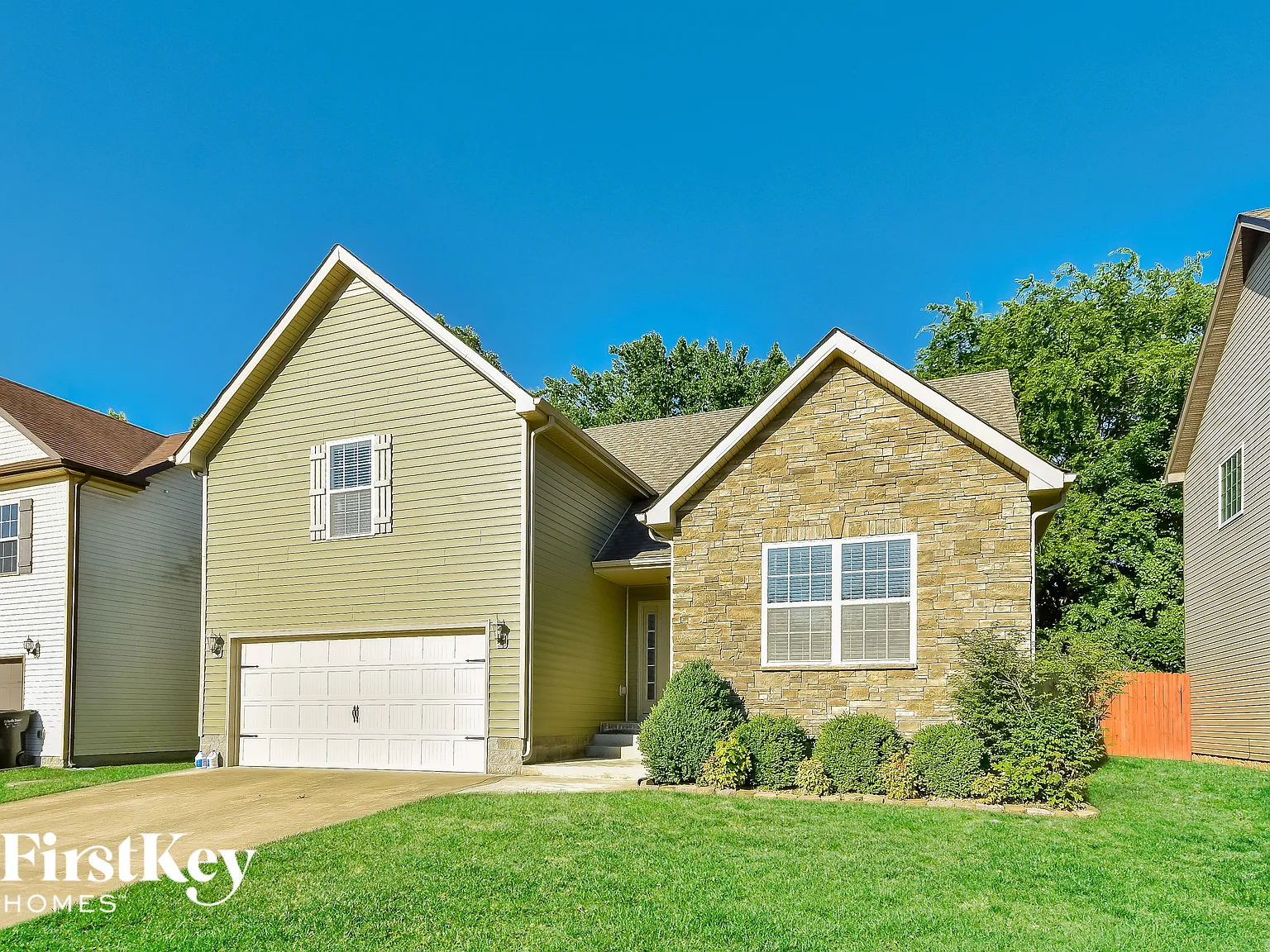 3 bed, 2.5 bath, 1910 sqft, $1,895 — Photo 2