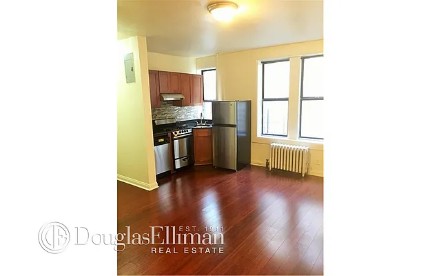 Rented by Douglas Elliman | media 19