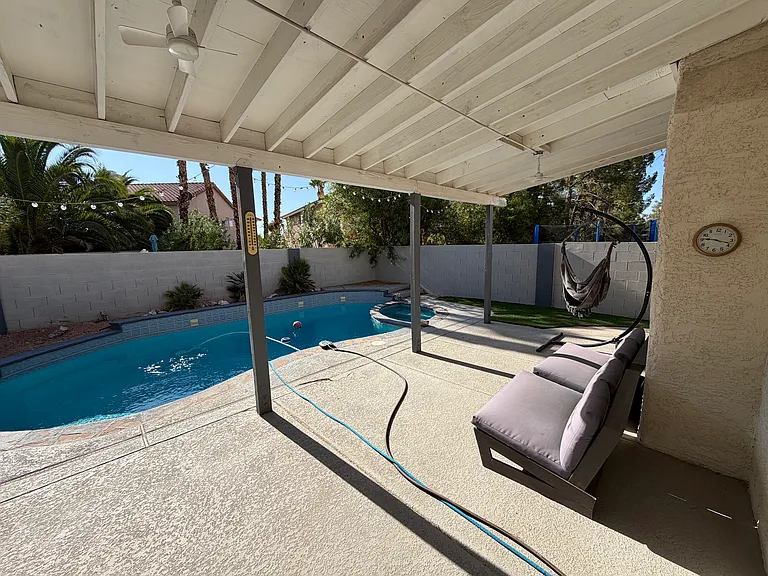 3004 Ocean View Dr — Photo 5