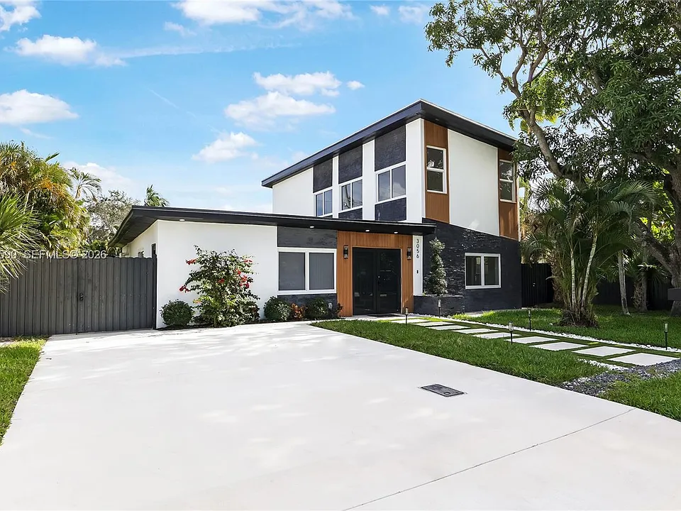 3056 NE 14th Ave