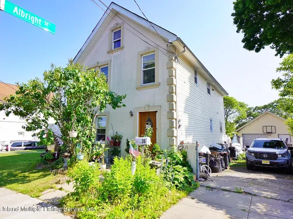 36 Old Town Rd, Staten Island, NY 10304