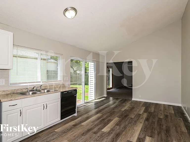 3313 Green Pasture Dr — Photo 7