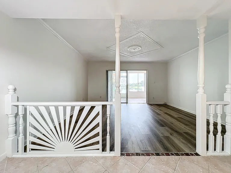 5381 Vineland Rd — Photo 6