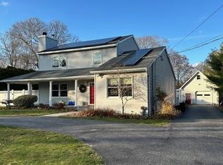 96 W Tiana Road, Hampton Bays, NY 11946