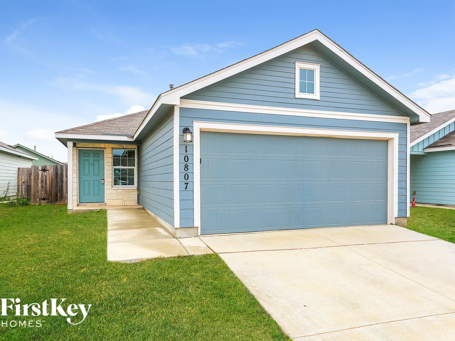 3 bed, 2.0 bath, 1016 sqft, $1,635 — Photo 2
