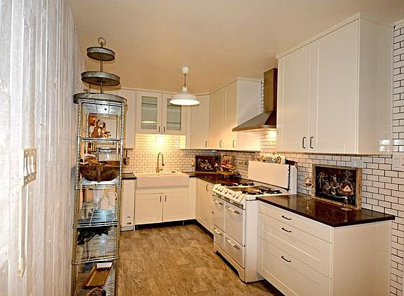 3rd image of 204 Little Walnut Dr