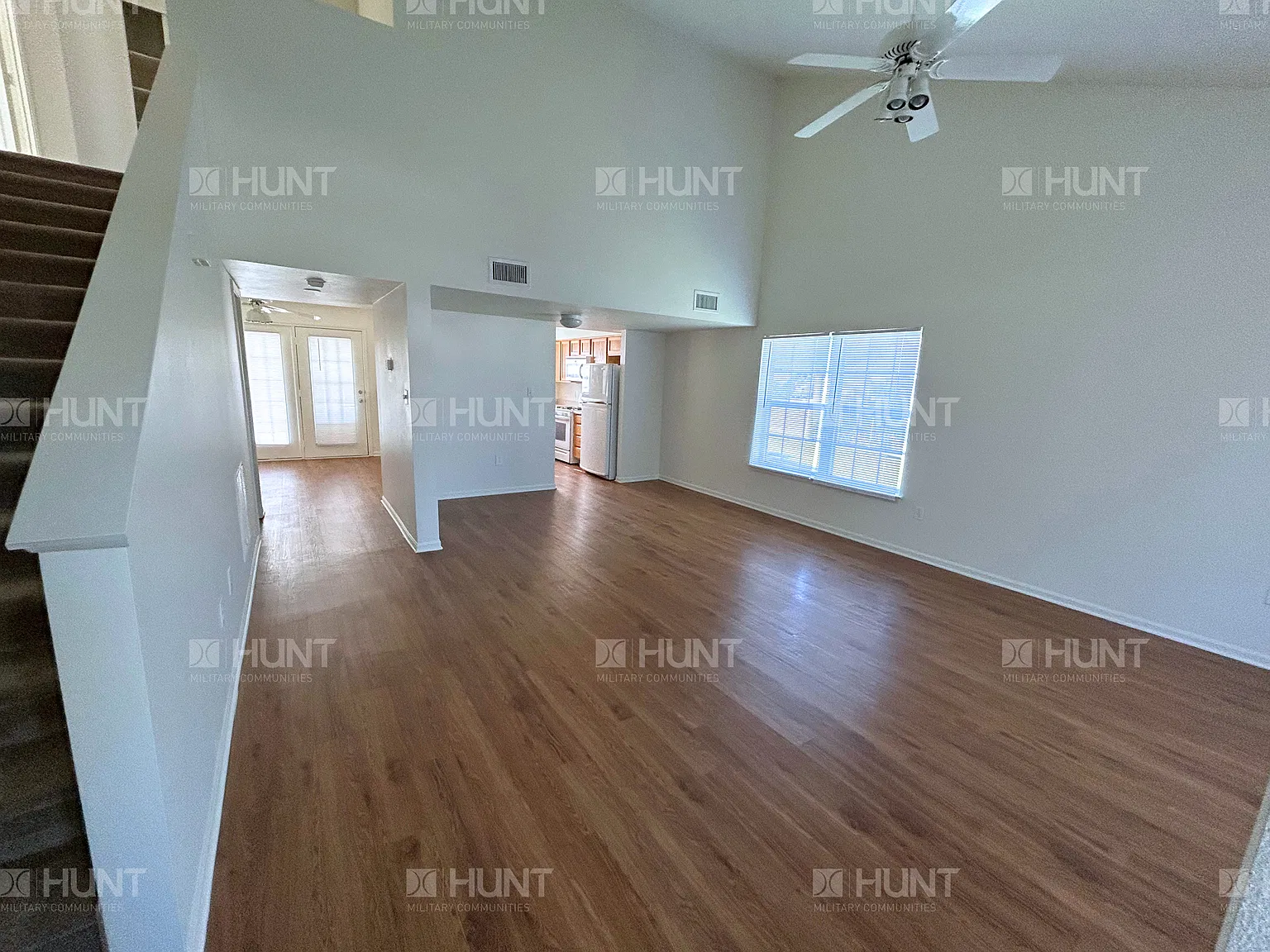 3 bed, 2.5 bath, 1691 sqft, $1,795 — Photo 3