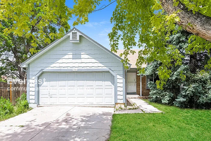 3 bed, 2.0 bath, 1216 sqft, $2,550 — Photo 1
