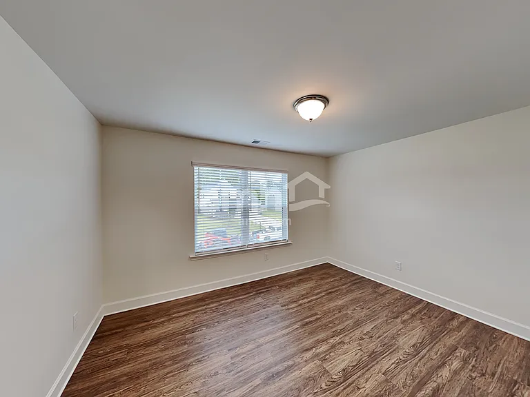 5035 Hudson Valley Dr — Photo 10