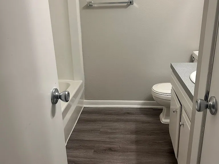 McIntyre Apartments — Photo 65