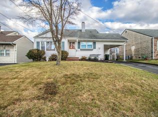 42 Broadway Ave, Colonia, NJ 07067