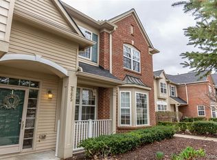 665 Abbington Ct, Howell, MI 48843