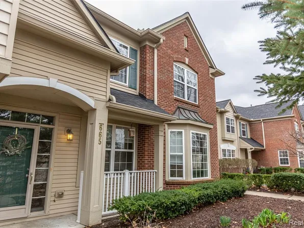 665 Abbington Ct, Howell, MI 48843