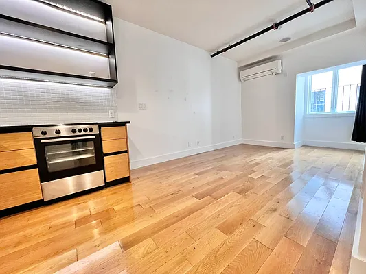 Rented by ERNY LLC | media 4