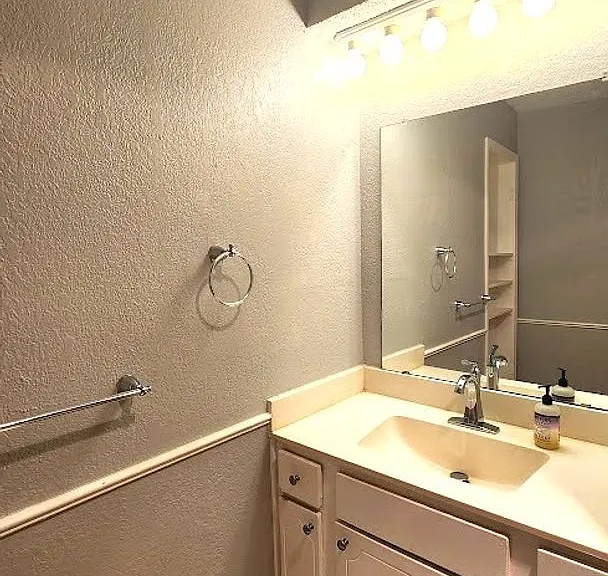 6704 N Meridian Ave #A — Photo 29