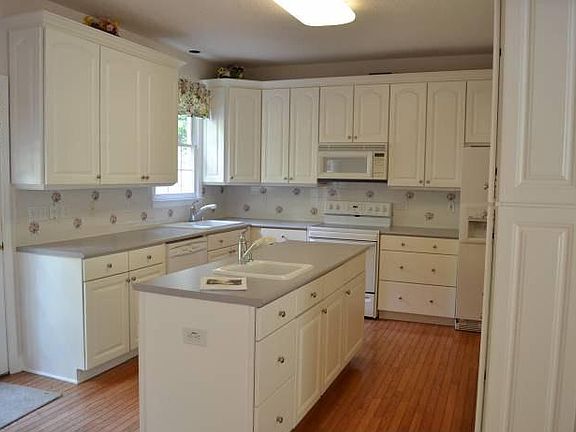 very spacious kitchen