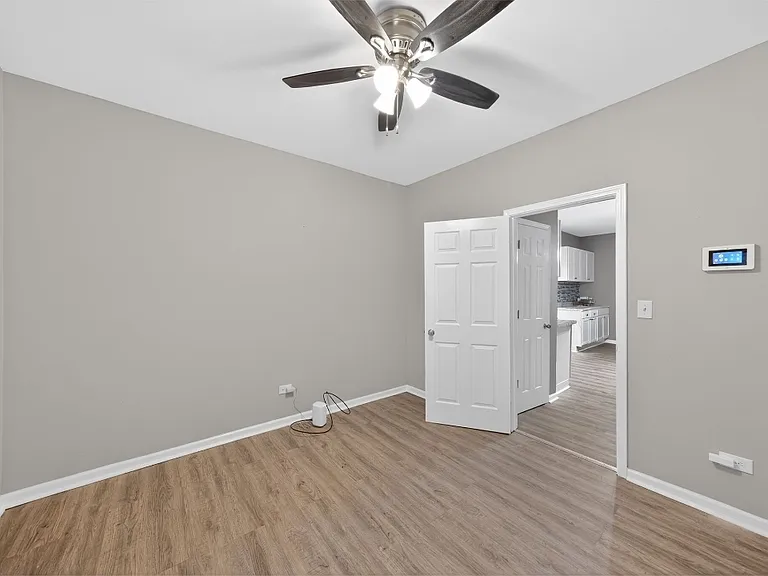 8428 S Escanaba Ave #1 — Photo 13