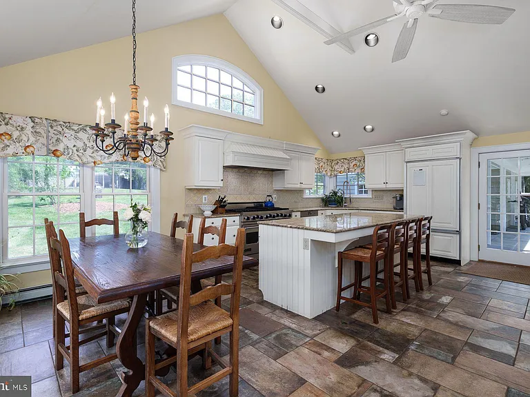 821 Pretty Brook Rd — Photo 14