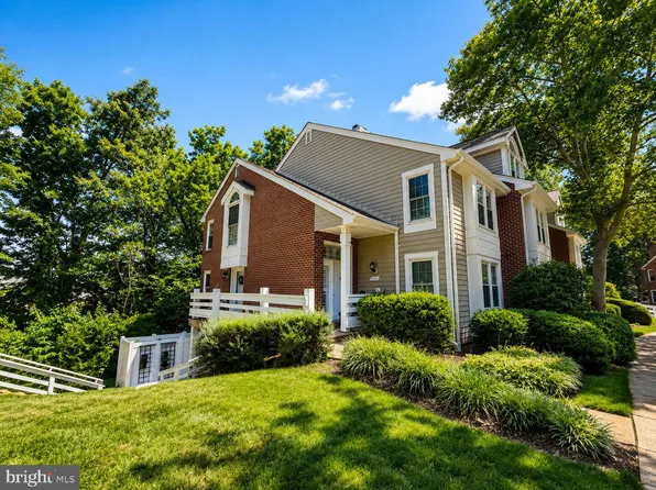 11150 Beaver Trail Ct, Reston, VA 20191
