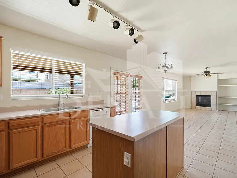 6107 N 135th Dr — Photo 11