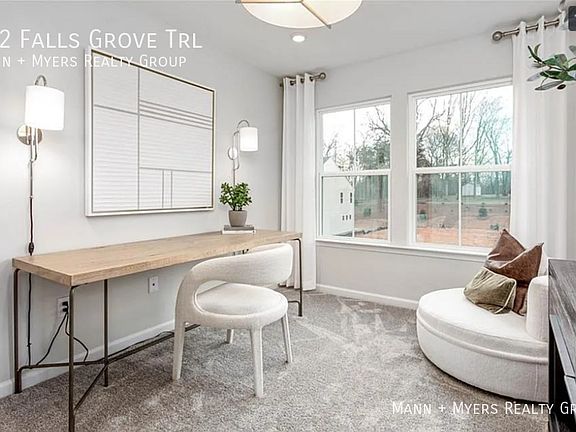 5th image of 882 Falls Grove Trl