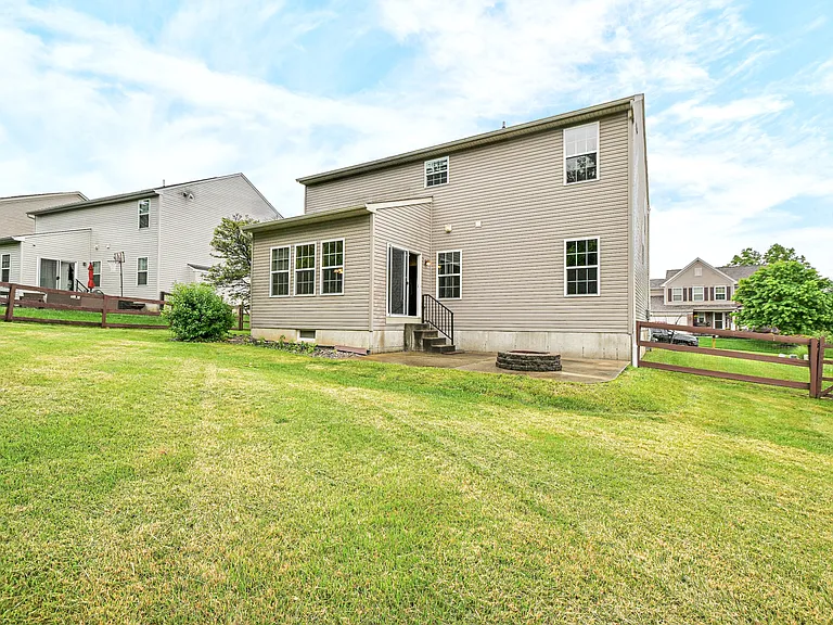 8453 Forest Valley Dr — Photo 57