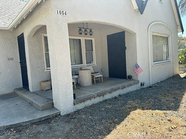 1054 N Euclid Ave — Photo 5