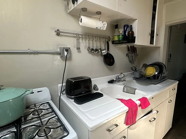 264 N 200 W — Photo 24