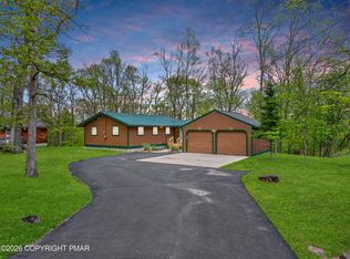 307 Timber Hill Rd, Henryville, PA 18332