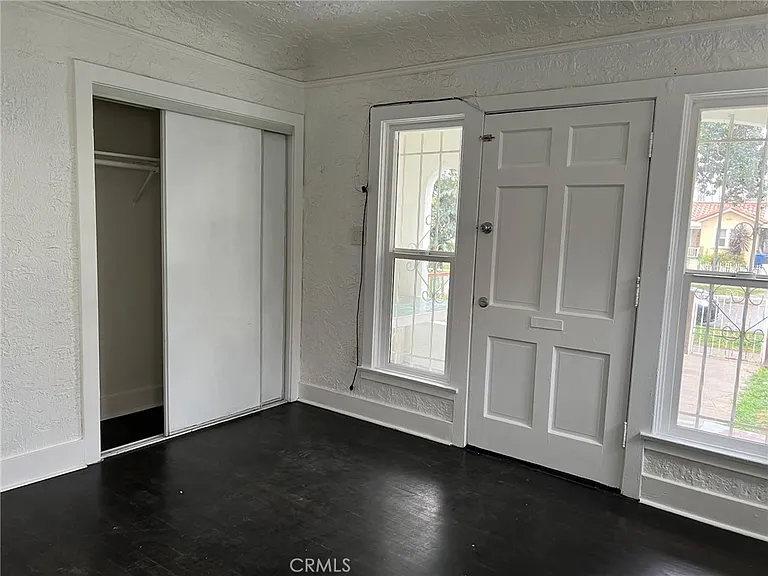 5610 S Saint Andrews Pl — Photo 3