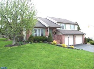 81 Apricot Ave, Leola, PA 17540