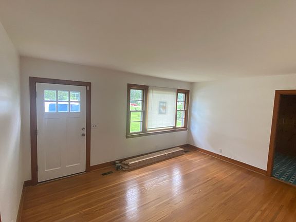 5th image of 2118 Sanborn Dr