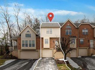 102 Berrington Ct, Bethel Park, PA 15102
