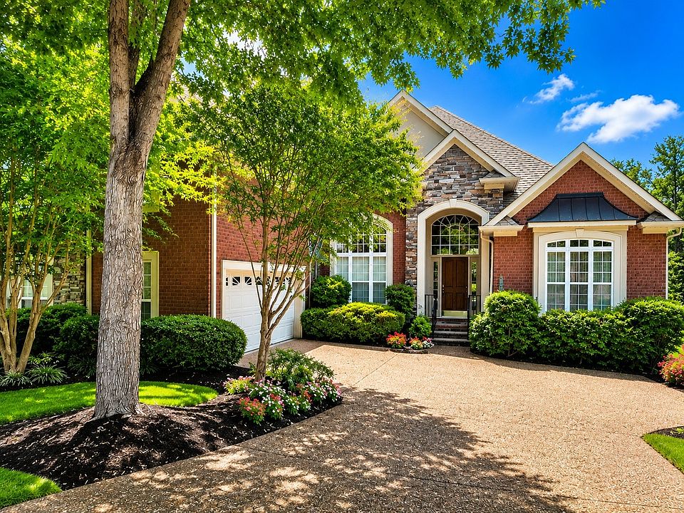 1st image of 1002 Golf Club Ln E