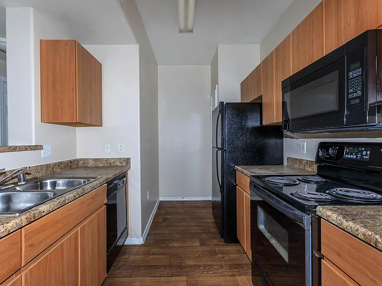 Colonia del Sol Apartments — Photo 25